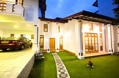 LUXURY 6BR Architect-Designed House (4000 Sqft) near Col 5, Kohuwala