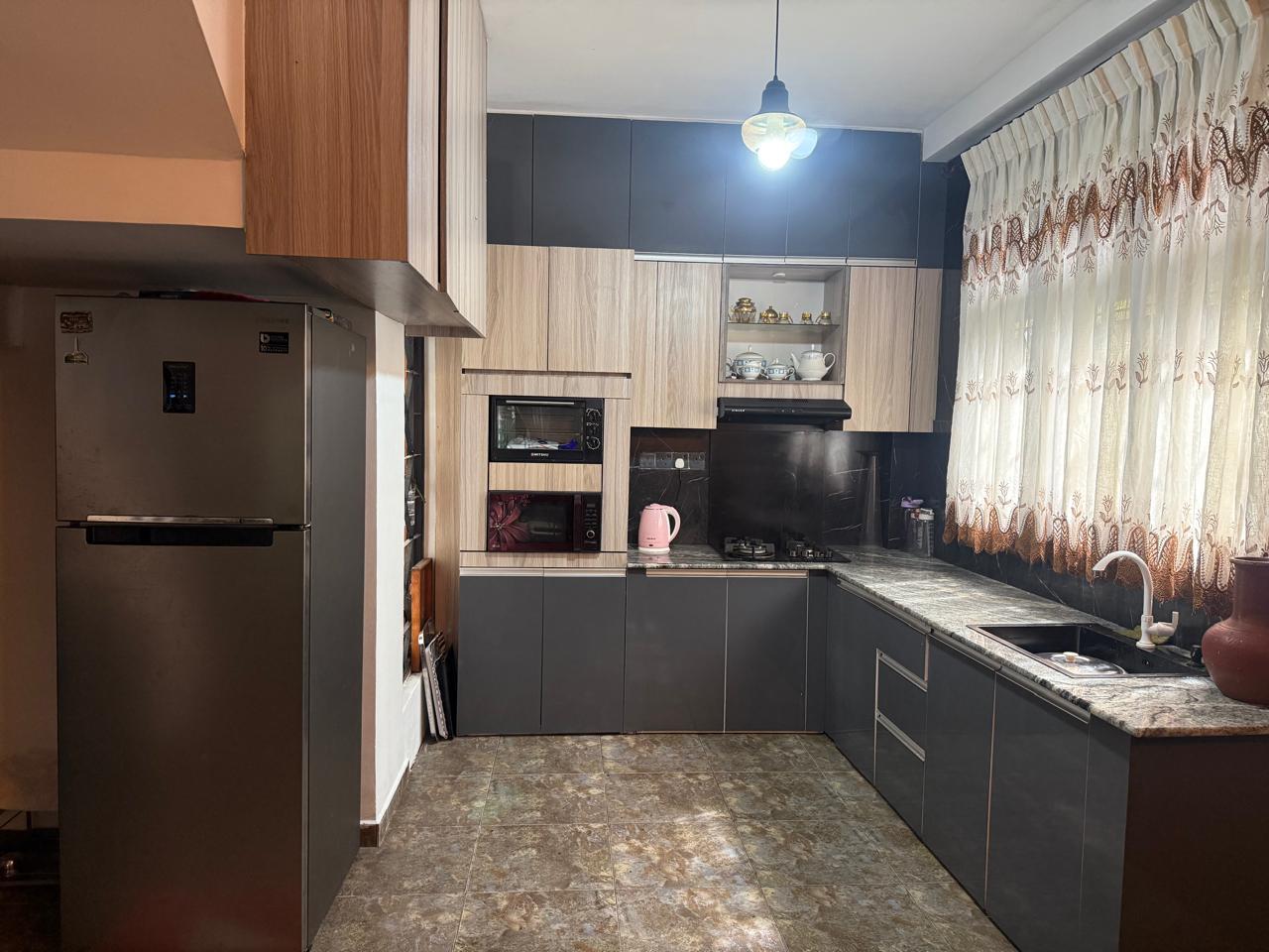 House For Sale - Makola