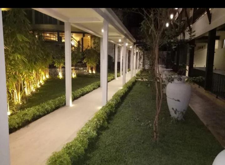 Beachfront Hotel for Sale – Kalutara | Rs. 1 Billion | 22 Rooms | 215 Perches