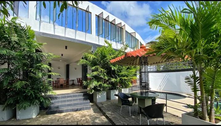 Beachfront Hotel for Sale – Kalutara | Rs. 1 Billion | 22 Rooms | 215 Perches