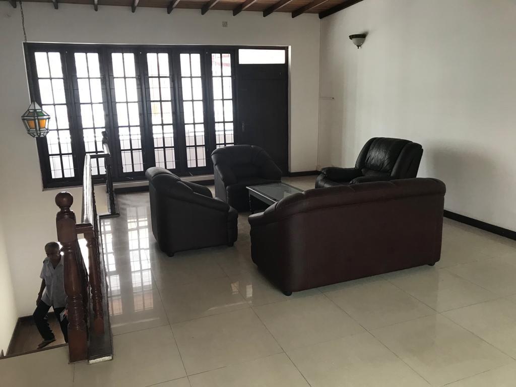 06 Bedroom Unfurnished House for Sale - Colombo 07