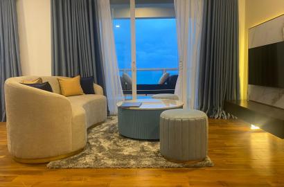 Fully furnished penthouse for sale in Beach front Uswetakeiyawa📍*