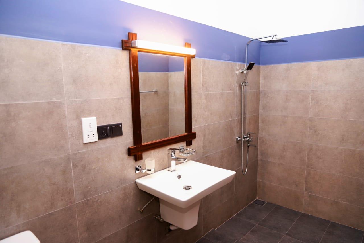 Luxury Hotel for Sale – Mirissa, Sri Lanka - 18 Rooms - 750Mn