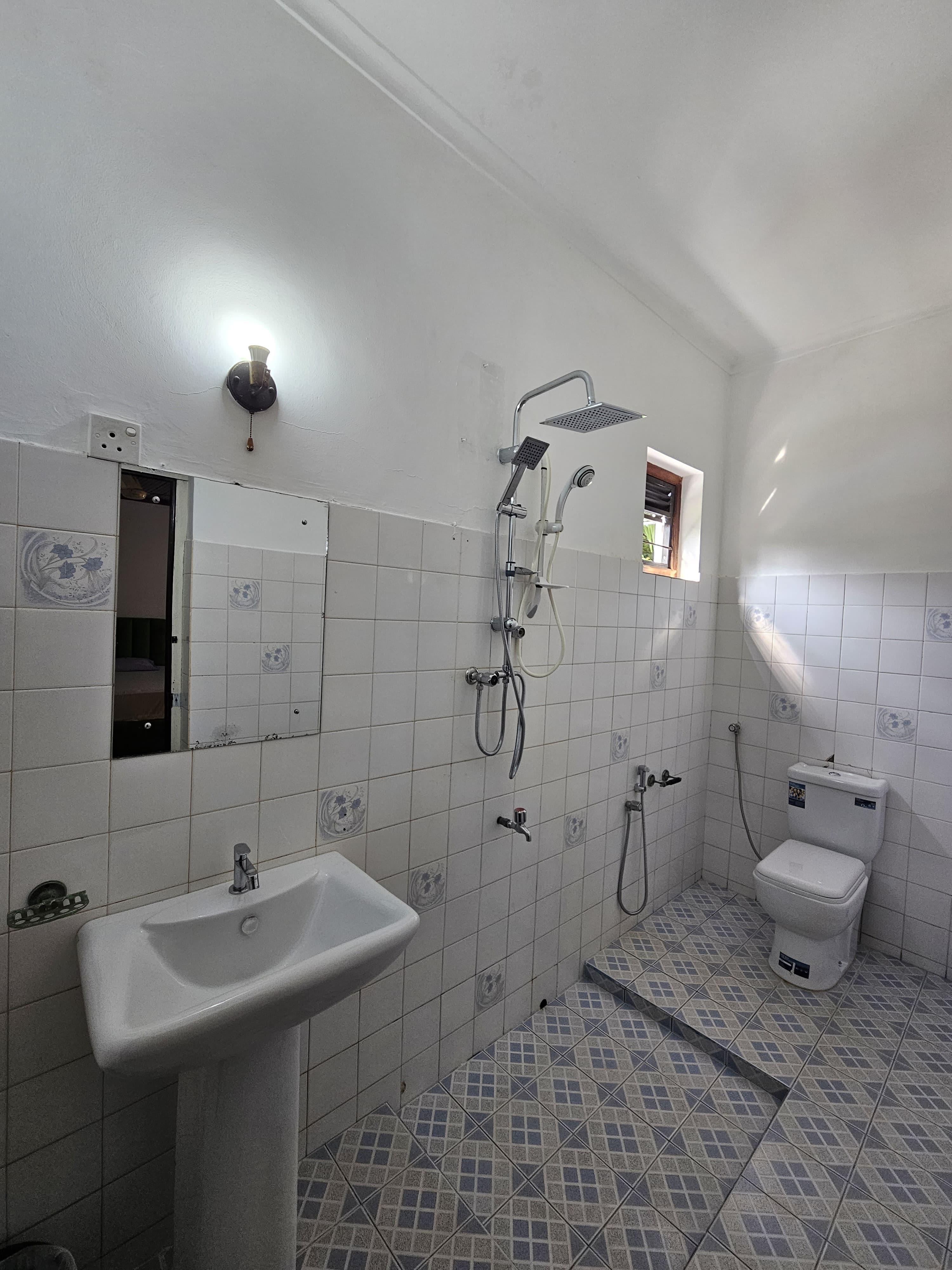 Luxury Villa  for Sale in Aluthgama - 34 Perches - 7 Rooms - 85Mn