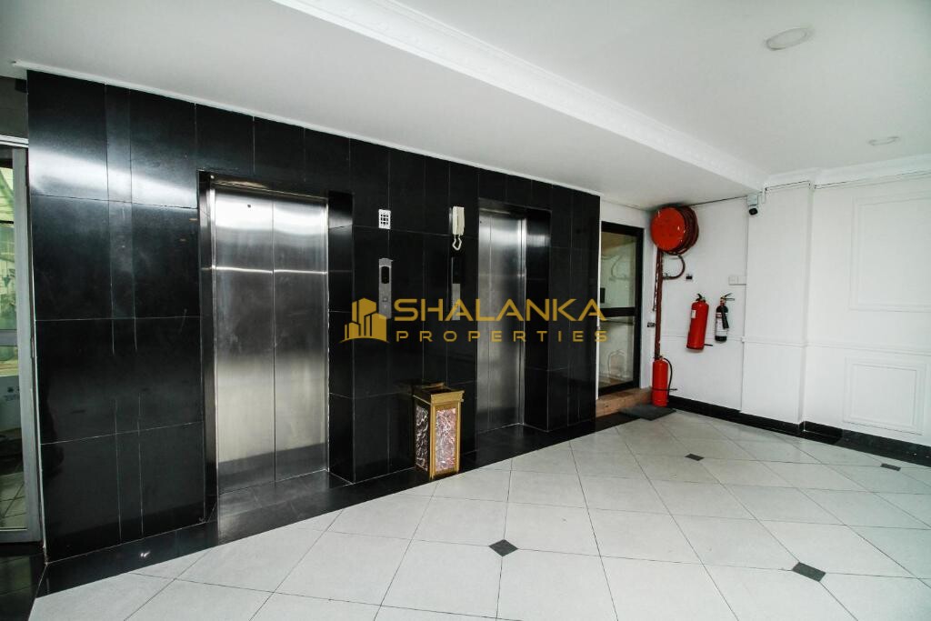 Green Palace, 30, W. A. Silva Mawatha, Wellawatte, Colombo 6