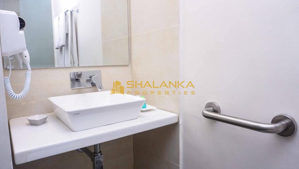 Hotel Nippon Colombo, 123 Kumaran Rathnam Road Slave Island, Union Place, Colombo 2