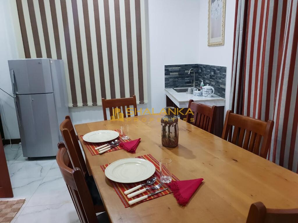 Ice Berg, No.09 Mallika Mawatha, off Templer's Road, 10350 Mount Lavinia