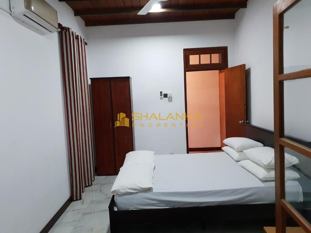 Ice Berg, No.09 Mallika Mawatha, off Templer's Road, 10350 Mount Lavinia