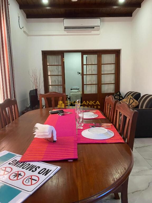 Ice Berg, No.09 Mallika Mawatha, off Templer's Road, 10350 Mount Lavinia