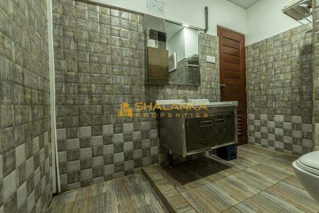 Metro City Hotel, 122, Justice Akbar Mawatha, Colombo 2