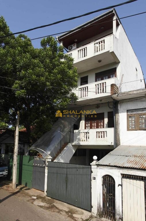 N S Apartment, 19, Circular road, 10370 Mount Lavinia