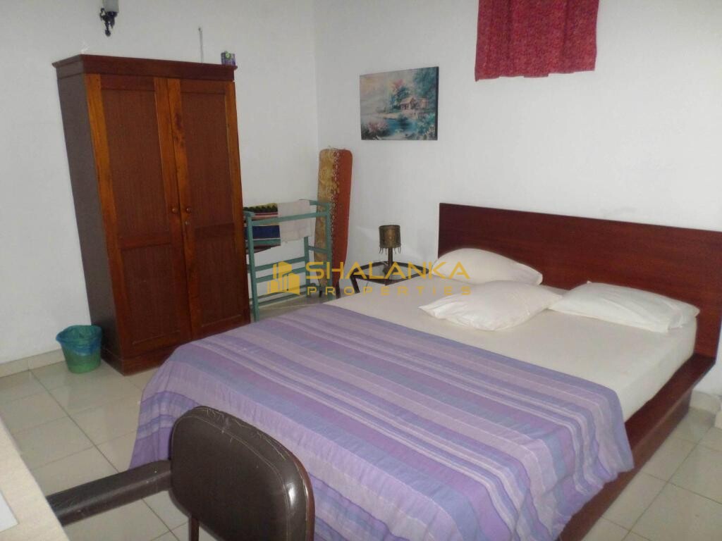 N S Apartment, 19, Circular road, 10370 Mount Lavinia