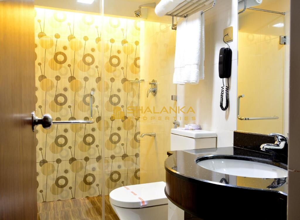 Pearl City Hotel,17, Bauddhaloka Mawatha, Colombo 4