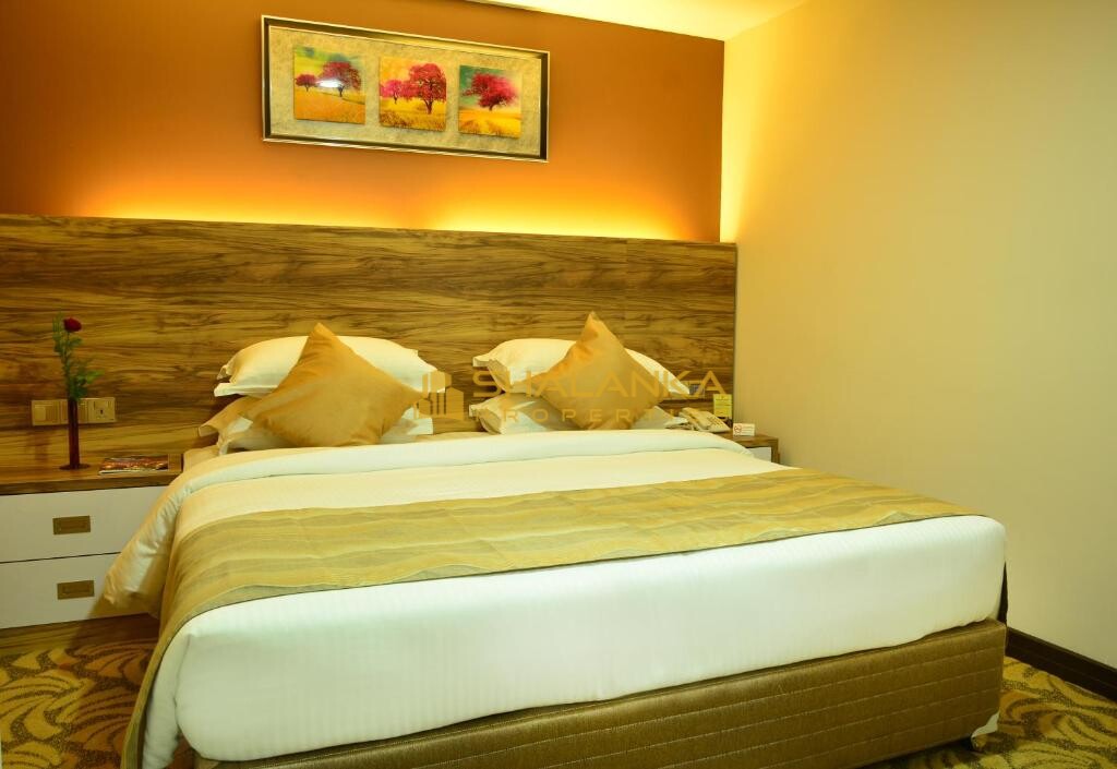 Pearl City Hotel,17, Bauddhaloka Mawatha, Colombo 4