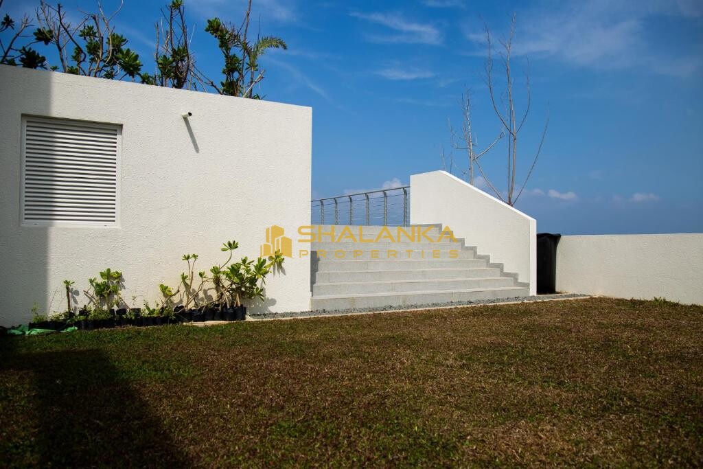 Prime Wave Residence, 34/8, De Saram Road, 10350 Mount Lavinia