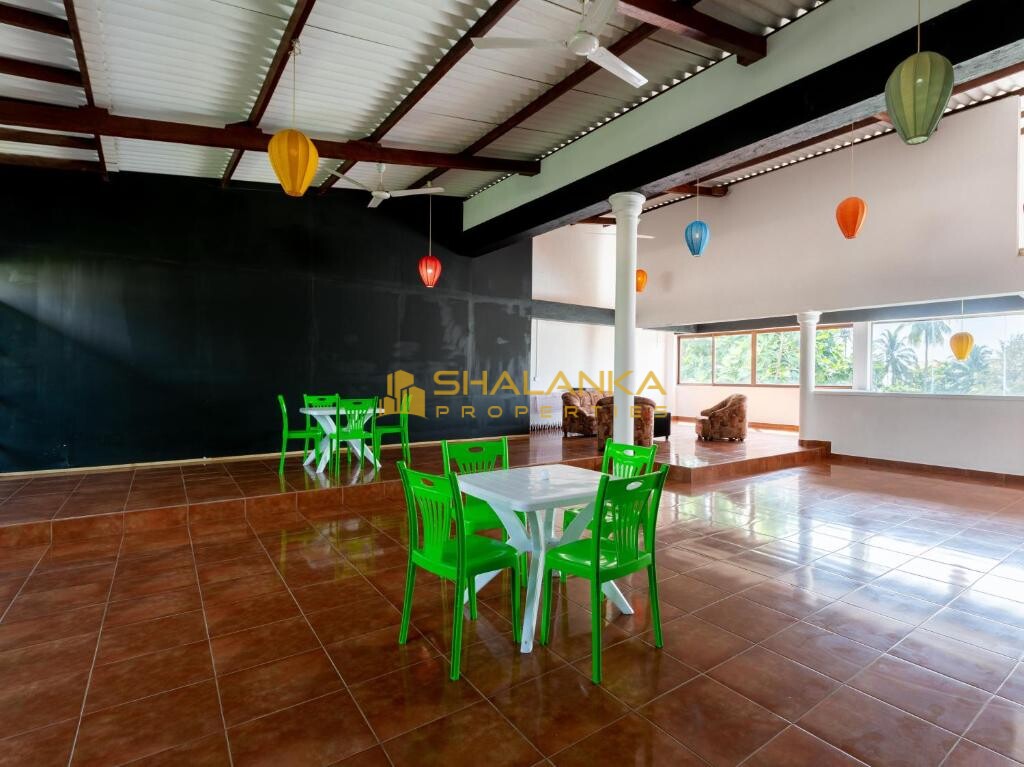 Royal Mount Hotel, No. 41, Vihara Road, 10370 Mount Lavinia,