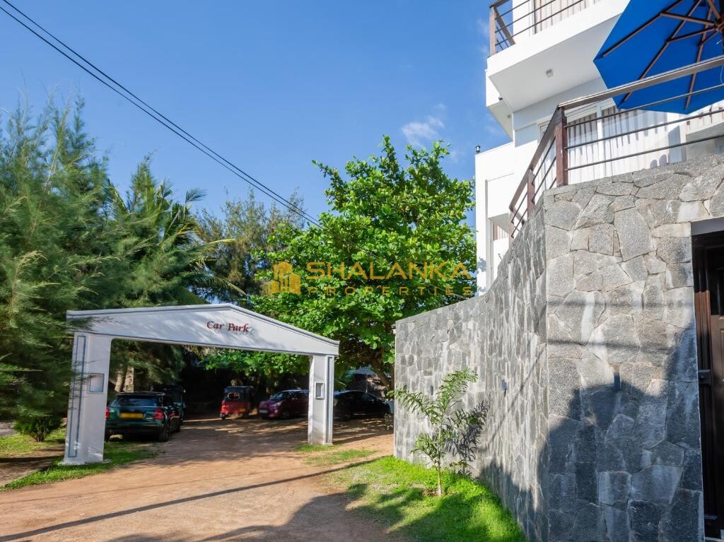 Royal Mount Hotel, No. 41, Vihara Road, 10370 Mount Lavinia,