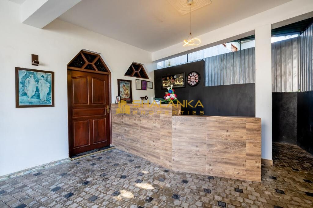 Royal Mount Hotel, No. 41, Vihara Road, 10370 Mount Lavinia,