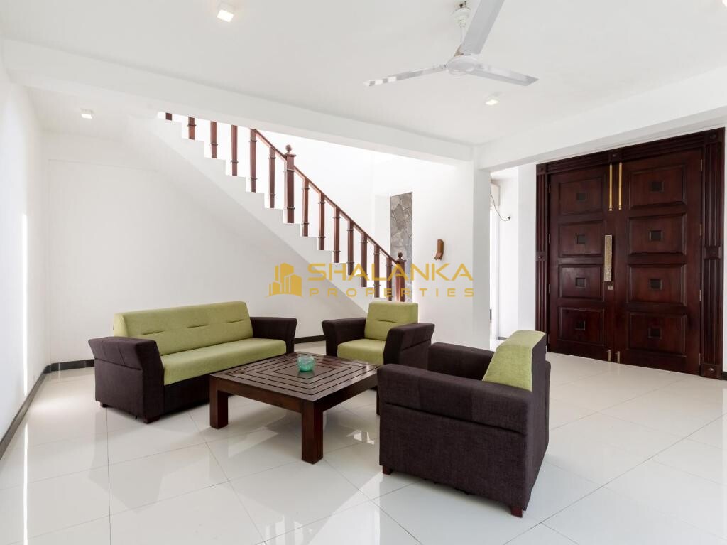 Royal Mount Hotel, No. 41, Vihara Road, 10370 Mount Lavinia,