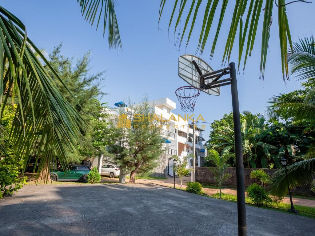 Royal Mount Hotel, No. 41, Vihara Road, 10370 Mount Lavinia,