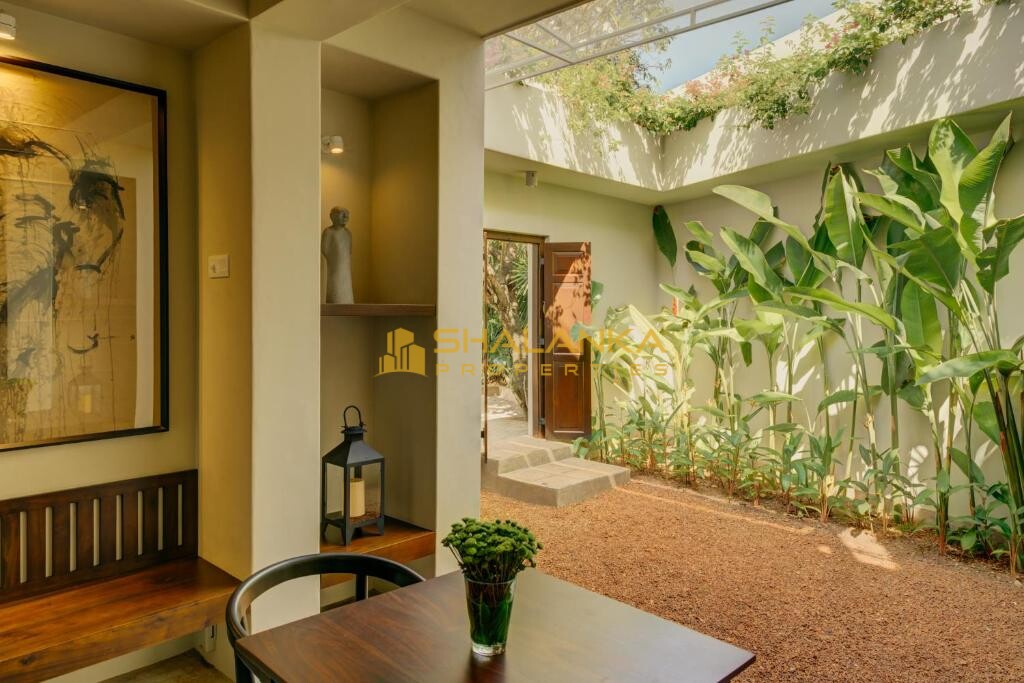 Taru Villas - Lake Lodge, 20, Alvis Terrace, Kollupitiya, Colombo 3