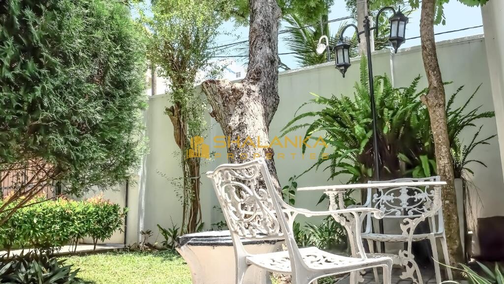 Vivid Colombo, 17A, Moors Road, Wellawatte, Colombo 6