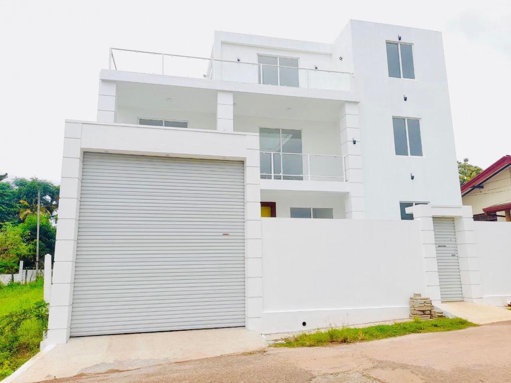House for Sale in Kandana - 8 Perches - 45 Mn