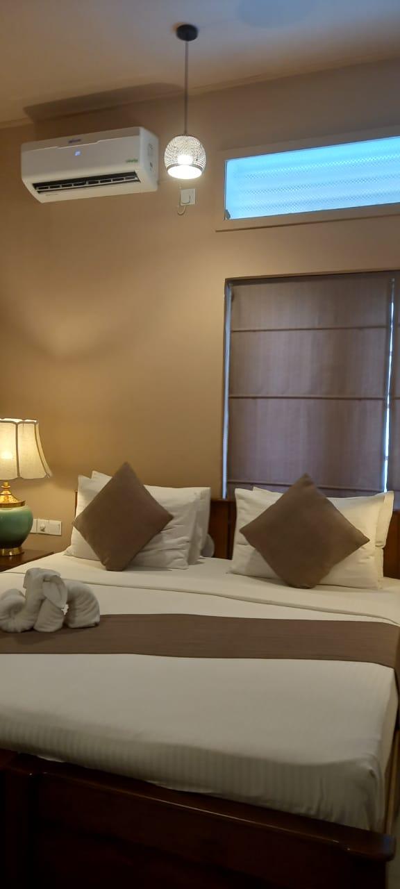 6 BHK Villa for Rent - Kathaluwa - 3,100 US$ per Month