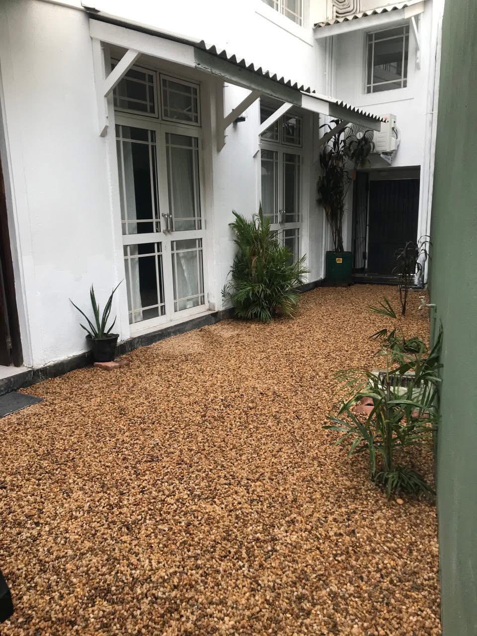 Spacious 6 Bedroom House for Sale in Kirulapana