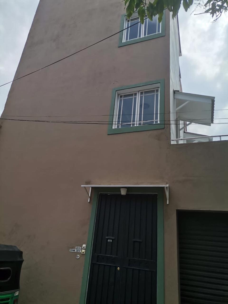 Spacious 6 Bedroom House for Sale in Kirulapana