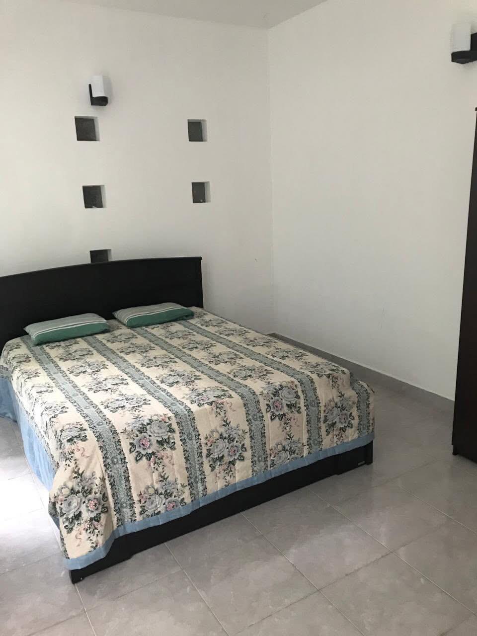 Spacious 6 Bedroom House for Sale in Kirulapana