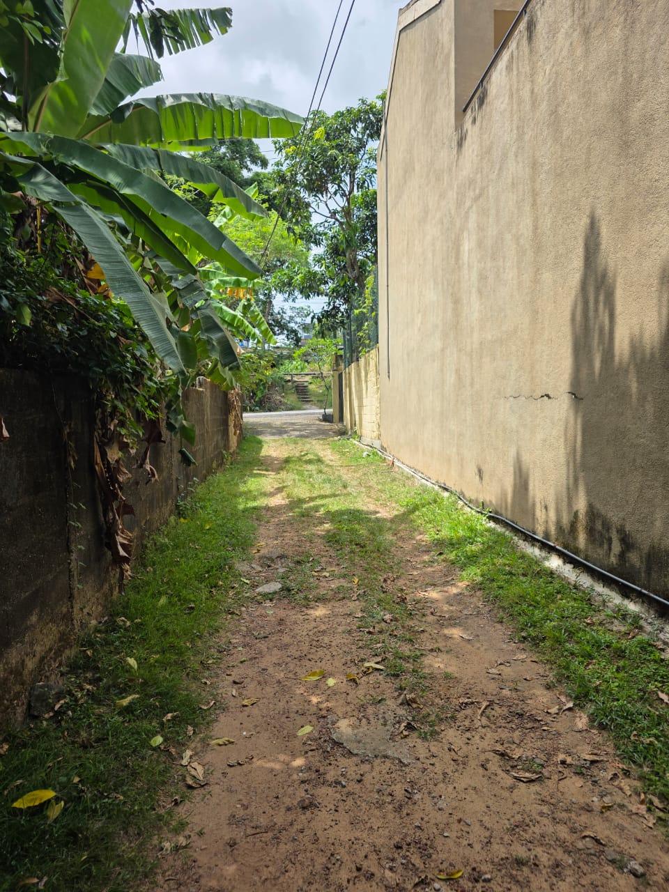 House for sale in Railway Avenue Maharagama