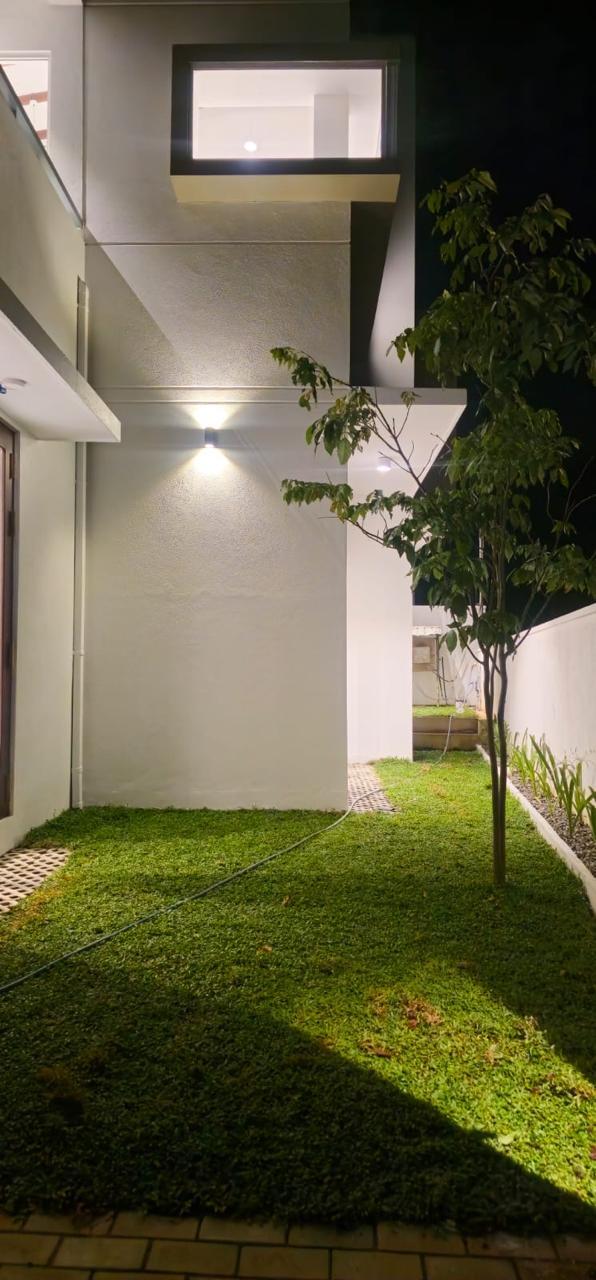 Mordern House For sale  -   Kottawa  Diyagam